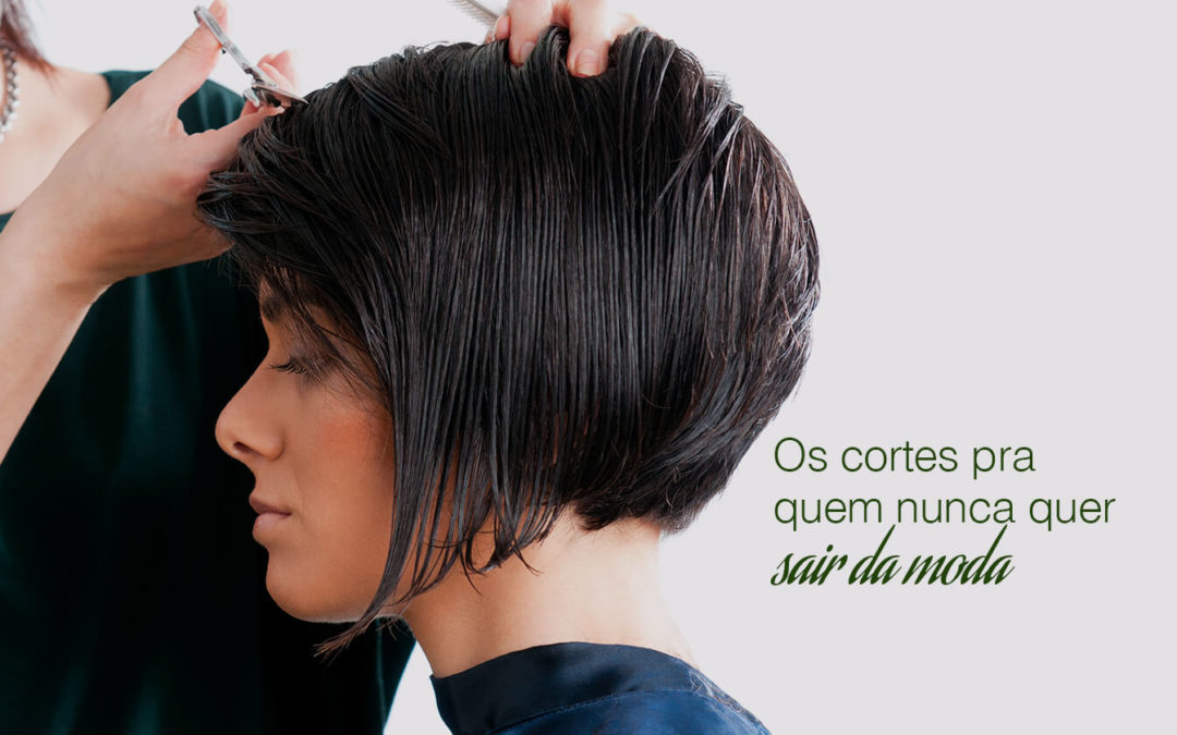 O Cabeleireiro Da Mulher Que Faz a Moderno O Corte De Cabelo