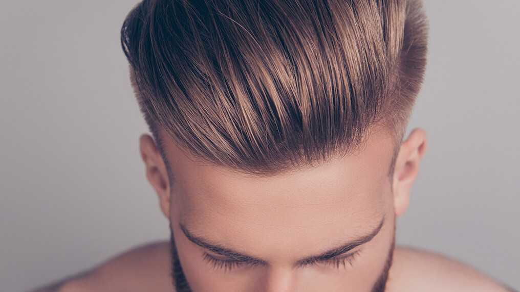 Homens: dicas e cuidados para um cabelo impecável - Bulbo Raiz